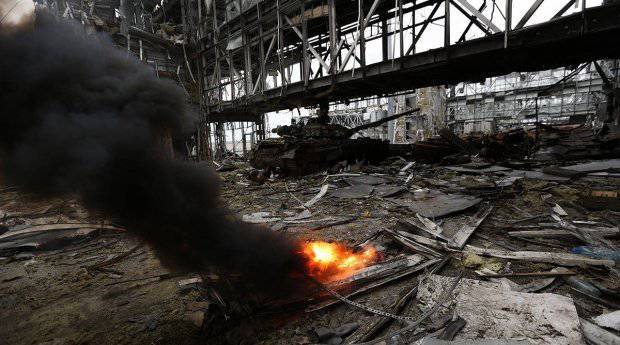 Украинские военные взорвали старый терминал Донецкого аэропорта?