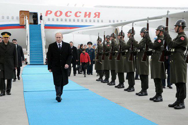 Владимир Путин прибыл с государственным визитом в Турцию