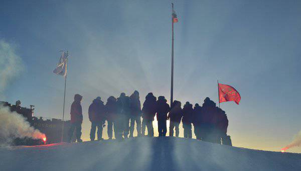 На арктическом побережье России работают 10 тысяч спасателей