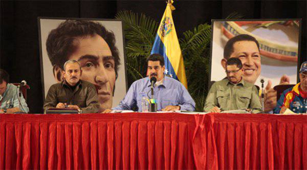Президент Венесуэлы поделился мыслями о том, против кого направлено снижение цен на нефть