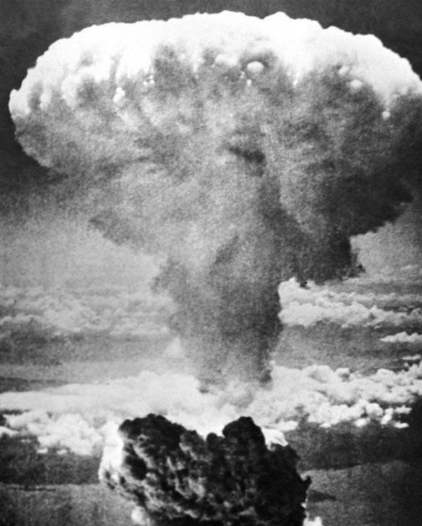Японский депутат: Добиться признания от США, что применение атомной бомбы было преступлением против человечества, крайне важно