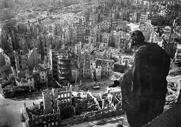 Пепел Дрездена стучит в наши сердца. 13 февраля - 70 лет бомбардировке Дрездена англо-американской авиацией