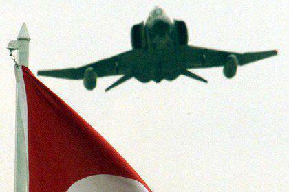 2 военных самолета ВВС Турции разбились во время учений