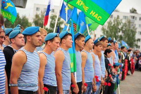 Десантники Татарстана: каратели Донбасса, вы не имеете права носить голубые береты и тельники – форму вам Ляшко придумает
