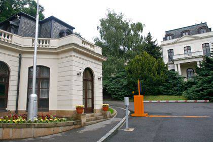 Чешские спецслужбы выявили шпионов в штате российского посольства