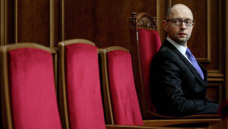 Украинский политолог: у Вашингтона есть компромат на украинского премьера