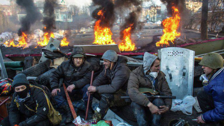 Генпрокуратура Украины подозревает в организации прошлогоднего штурма майдана бывшее руководство киевского ГУВД