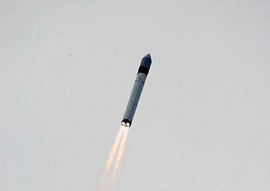 C космодрома Плесецк стартовала ракета-носитель «Рокот» со спутниками «Гонец-М»