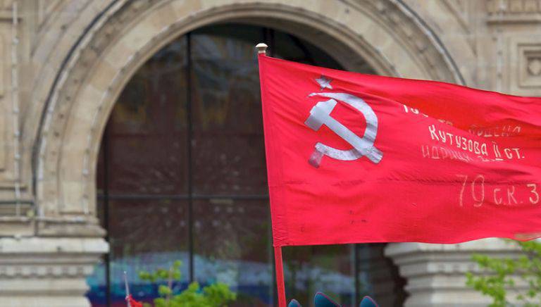 Одесские националисты потребовали запретить знамя победы