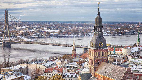 Латвийский омбудсмен: Пора прекратить финансирование русскоязычных школ