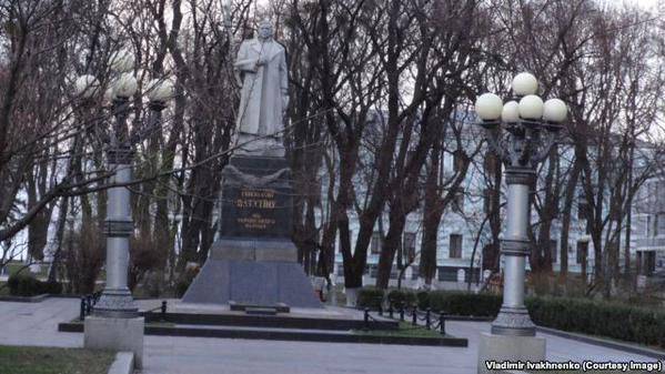 В столице Украины прошёл митинг против сноса памятника освободителю Киева генералу Ватутину