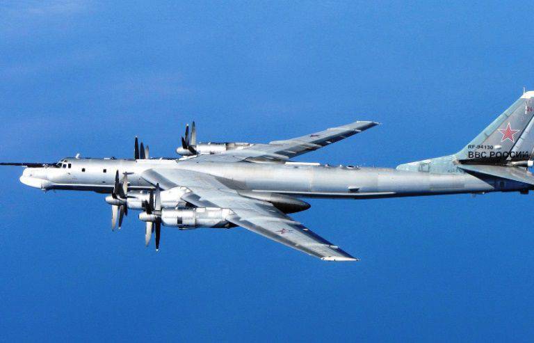 Ту-95 провели патрулирование над Атлантикой и отработали дозаправку в воздухе