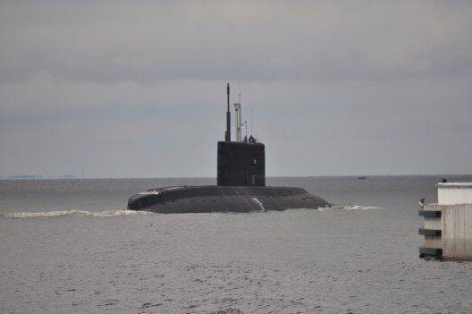 Подводная лодка "Ростов-на-Дону" из Кронштадта отправилась для глубоководных испытаний на морские полигоны СФ РФ