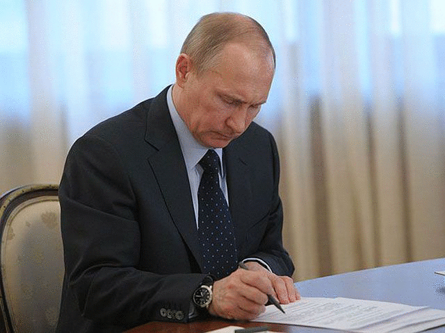 Президент РФ освободил от должности порядка двадцати генералов