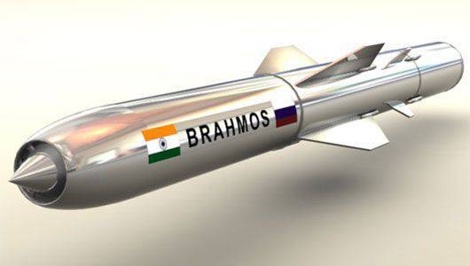 Индия закупает шесть систем сверхзвуковых крылатых ракет BrahMos совместного с РФ производства