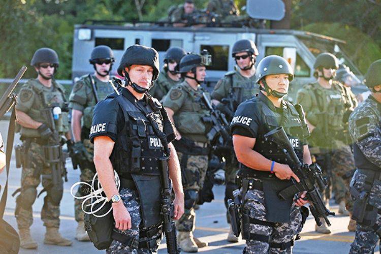 Американскую полицию лишили тяжёлой техники и гранатомётов