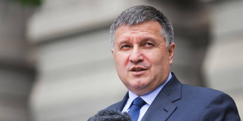Аваков выступил за полное закрытие границы с Донбассом