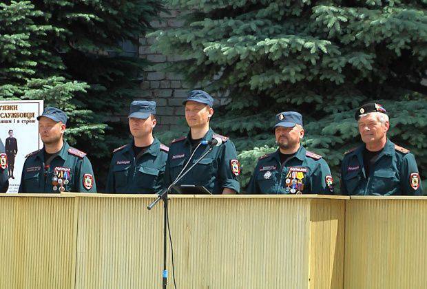 Выпускники Луганского училища полиции дали присягу на верность народу ЛНР