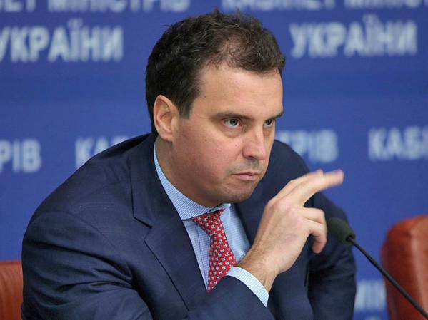 Министр экономики Украины Абромавичус предлагает "сдать" управление таможней иностранным компаниям "для повышения эффективности"