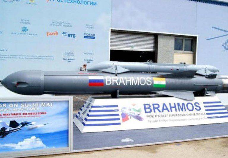 Минобороны Индии вооружит ракетами «БраМос» 3 авиаполка Су-30МКИ