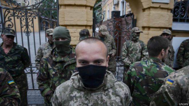 Петр Порошенко: Те, кто из пулеметов палят в Закарпатье - террористы