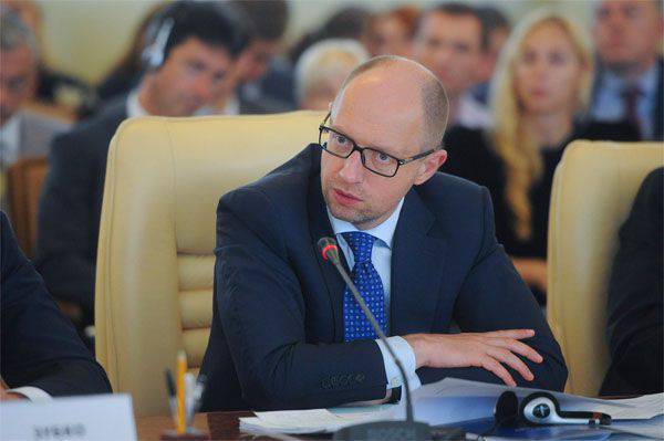 Яценюк разочарован незнанием украинскими выпускниками точной даты подписания соглашения о евроассоциации