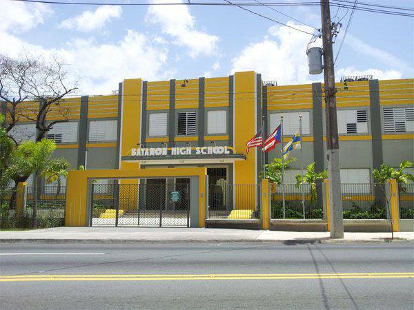 Американская консалтинговая группа предлагает закрыть школы и уволить учителей в Пуэрто-Рико, чтобы сэкономить для дальнейшего погашения долгов