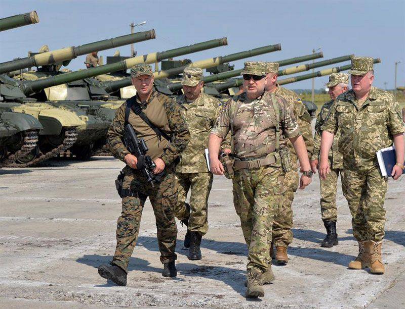 Турчинов вновь заявил о "возможности" введения чрезвычайного положения на юго-востоке Украины
