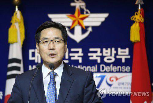 Южнокорейские СМИ: Сеул рассматривает возможность размещения в РК американского стратегического бомбардировщика и субмарины с атомным оружием
