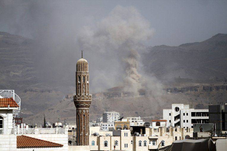 Авиационные и ракетные удары в Йемене