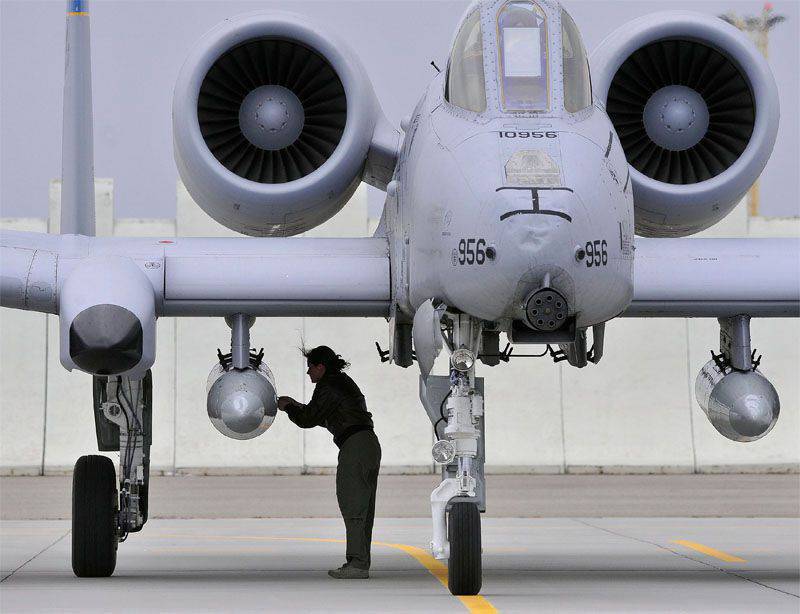На эстонской авиабазе Эмари принимают американские штурмовики A-10 Thunderbolt II