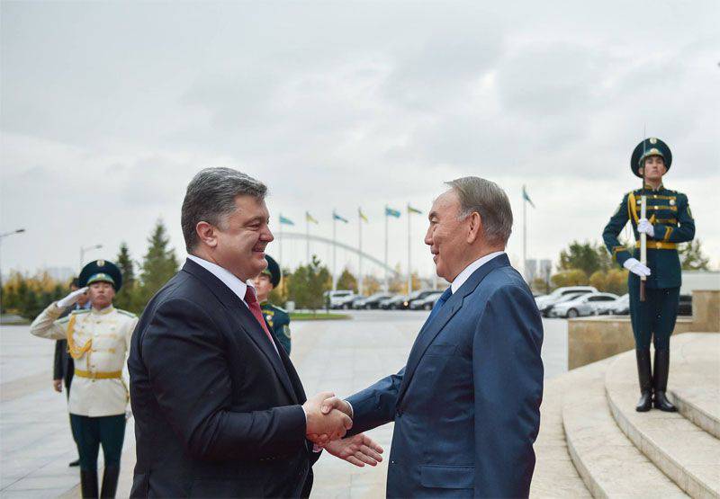Перед визитом в Казахстан Порошенко обвинил Россию в "дестабилизации обстановки в мире"