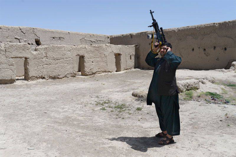 Пакистанское СМИ: "Талибан" в Афганистане раскололся на две группировки, ведущие бои друг с другом