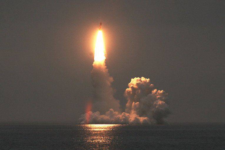Впервые произведён залп ракет «Булава» с борта «Владимира Мономаха»