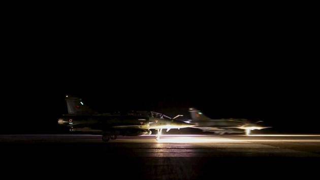 ВВС Франции нанесли новые авиаудары по террористам в Эр-Ракке