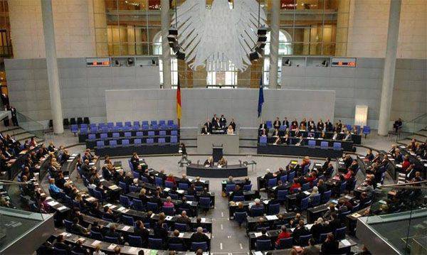 Бундестаг разрешил ВС ФРГ вступить в "антитеррористическую коалицию" в Сирии и Ираке