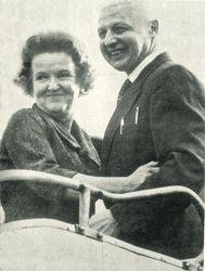 Моррис и Леонтина Коэны.  Возвращение в Москву.  Октябрь 1969 года.  Фото предоставлено автором