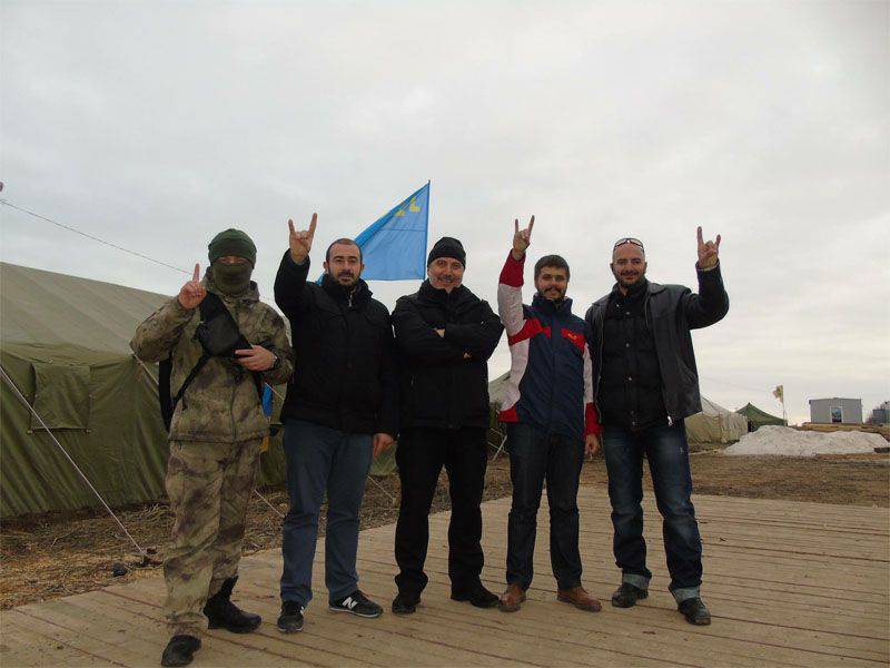 К блокаде Крыма присоединились боевики турецкого фашистского движения "Серые волки"