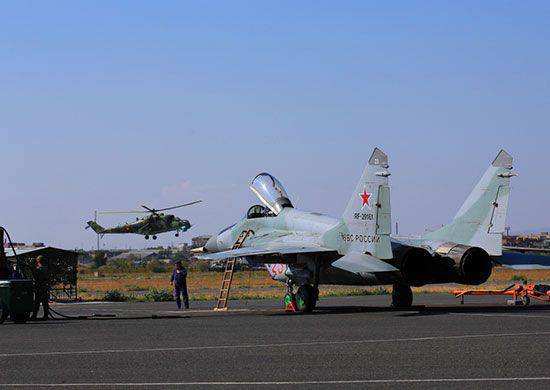 Российская авиабаза в Эребуни (Армения) пополнилась партией транспортных и ударных вертолётов