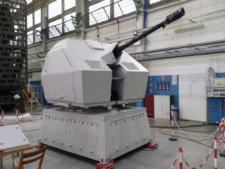 В Польше изготовлен первый образец корабельной 35-мм артустановки Tryton