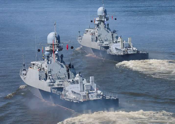 Около 50 кораблей и судов Каспийской флотилии готовятся к выходу в море