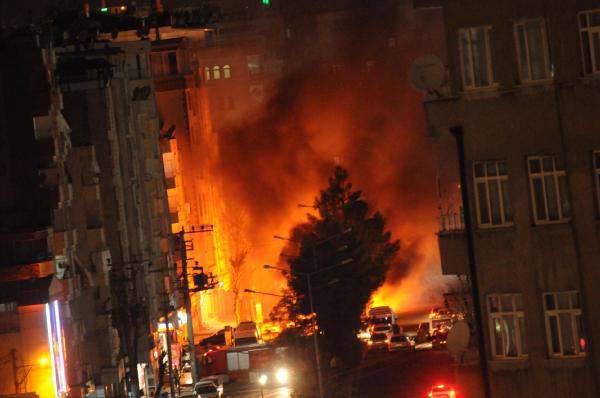 Уличные бои в турецком Диярбакыре