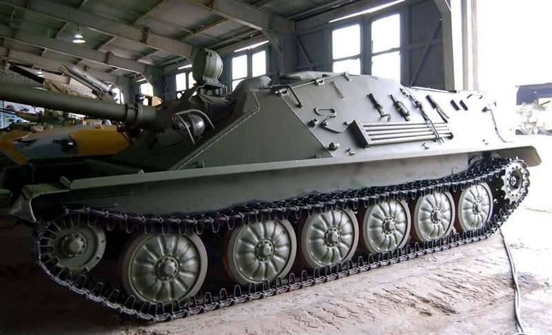 Вьетнамские военные вернули в строй советские АСУ-85