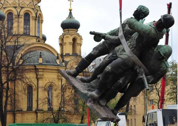 Поляки разработали план сноса более 500 памятников советского времени