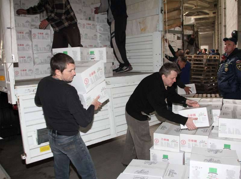 Колонна МЧС доставила в ДНР и ЛНР около 1200 тонн гуманитарных грузов