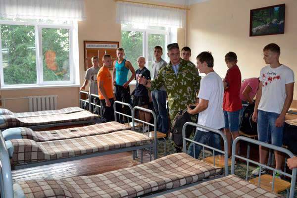 В украинскую армию в ходе весеннего призыва по плану должны попасть около 16,6 тыс. молодых людей