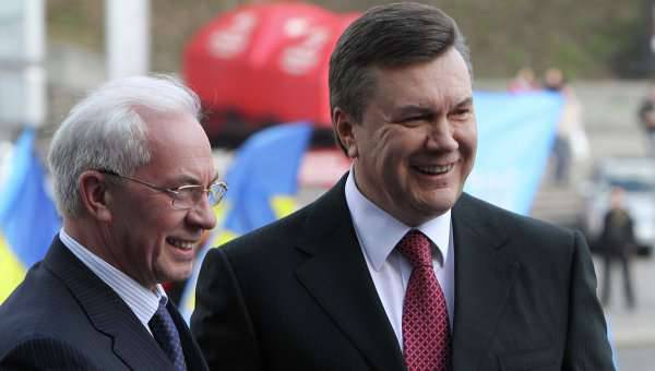 Дмитрий Песков не подтверждает информацию о том, что Янукович и Азаров получили российское гражданство