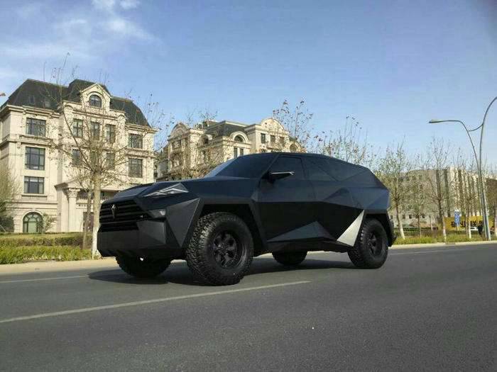 Новый скоростной бронеавтомобиль для VIP-клиентов представили в Китае