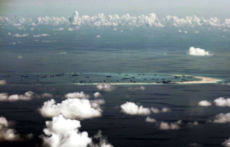 Пентагон: американский эсминец побывал близ спорных островов в Южно-китайском море, воспользовавшись «правом мирного прохода»