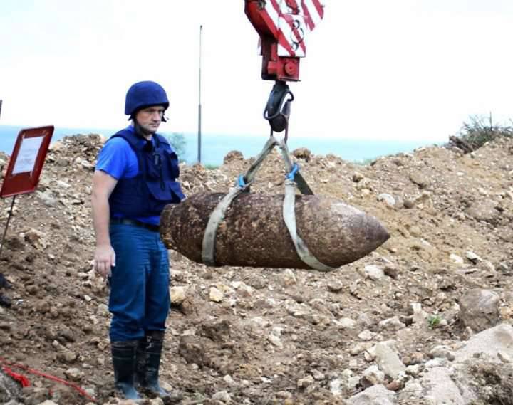 МЧС очистит от взрывоопасных предметов Крым, Южную Осетию и Сербию